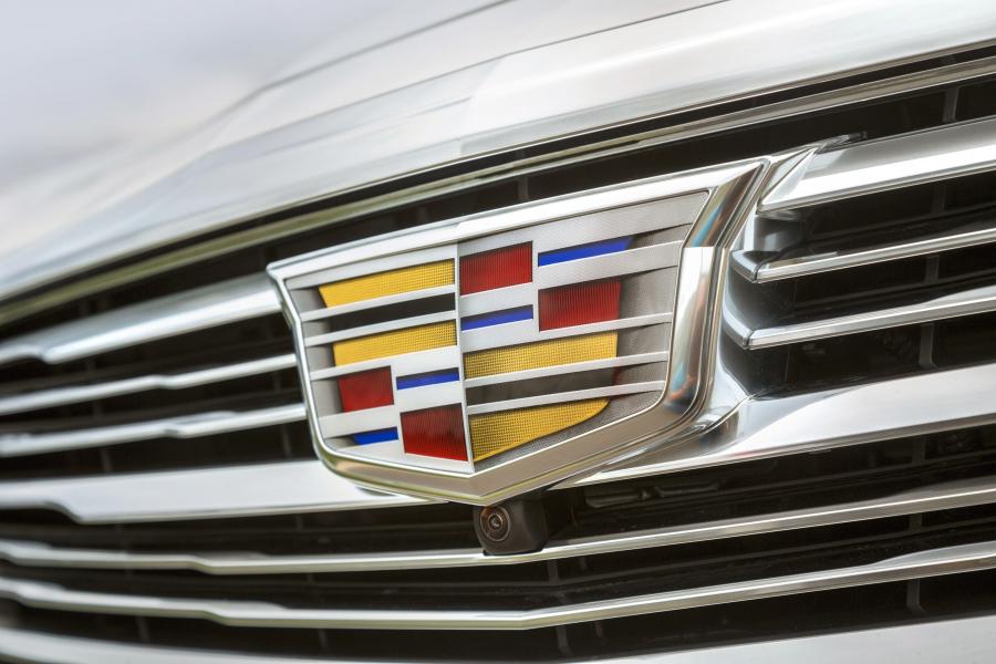 Логотип Cadillac CT6 Platinum 2016 года  (WW) (фото 32 из 42)